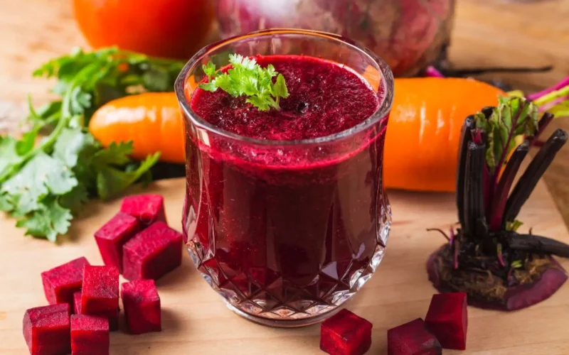 Revitalize with carrot beetroot juice! Learn its varied uses, benefits for heart, blood sugar, inflammation, and get tips on safe consumption and side effects.